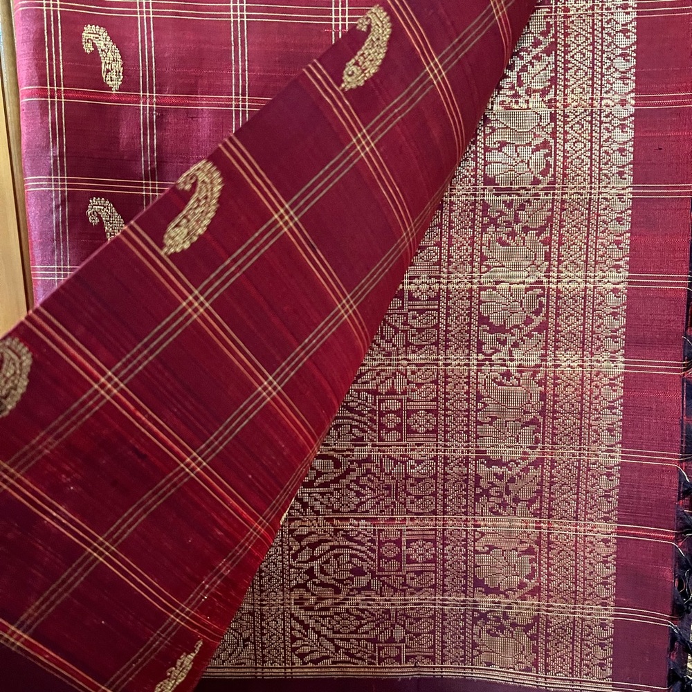 Saree sari Indian Kanchipuram Kaanchepuram authentic pattu silk.